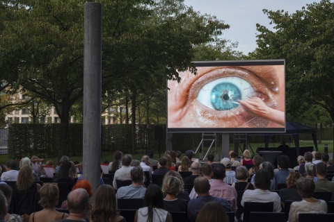 Der Kurzfilm SUPERBUHEI auf der großen Leinwand