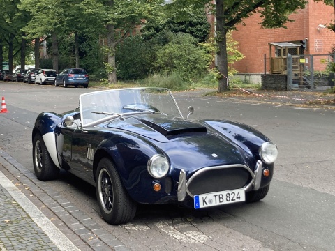 Das Cabrio AC Cobra von Thomas Bellmann (Christoph Maria Herbst) © nordmedia