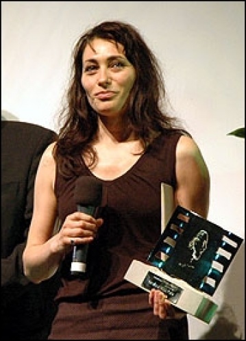 Buket Alakus mit dem Bernhard-Wicki-Preis 2005